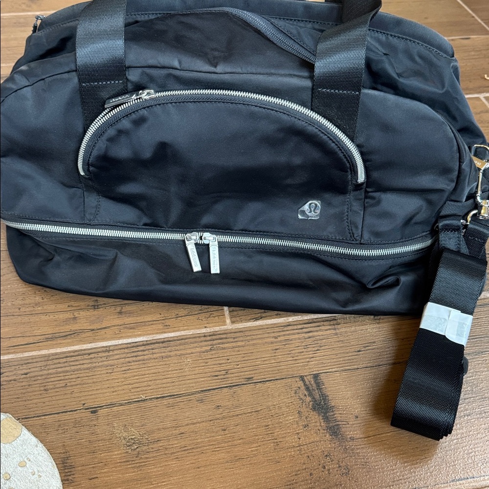 lululemon duffle bag